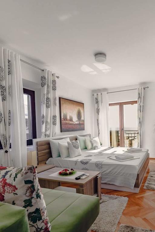 Apartments Debora Ulcinj Luaran gambar